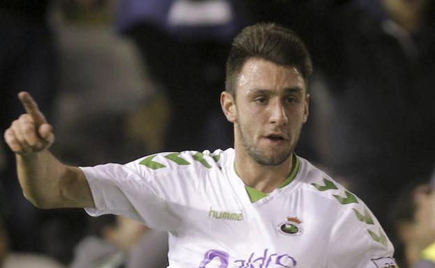 Javi Cobo celebra un gol esta temporada