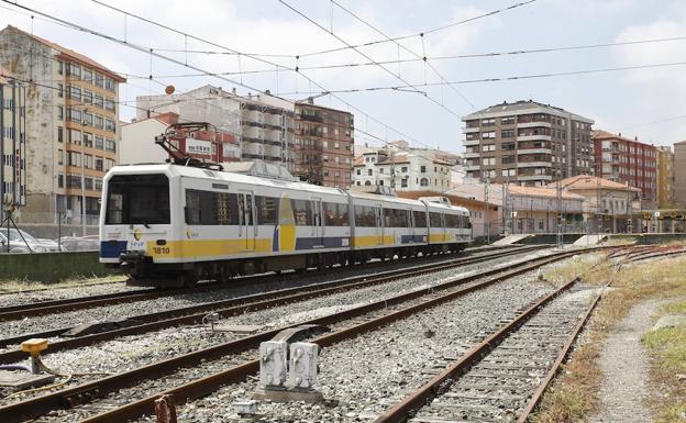 Integración. El paso de las vías del tren por la ciudad divide a Torrelavega en dos