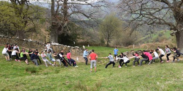 Uno de los juegos que se practican en El Bosque para resolver conflictos o la propia guerra entre las tribus.