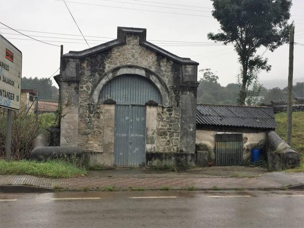 El antiguo matadero está ubicado en la antigua comarcal, en La Concha de Villaescusa. /DM