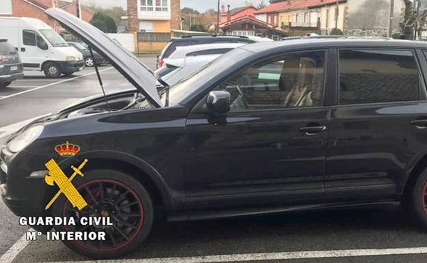 Vehículo que conducía el joven detectado por la Guardia Civil de Burgos./OPC