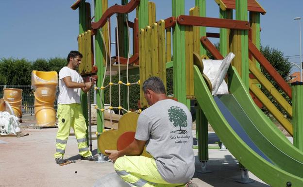 El parque infantil de Ganzo, en Torrelavega, triplicará su superficie