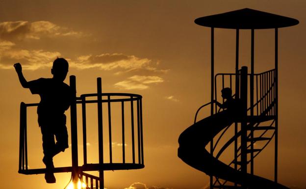 Reocín pide ayuda a Obras Públicas para arreglar los parques infantiles