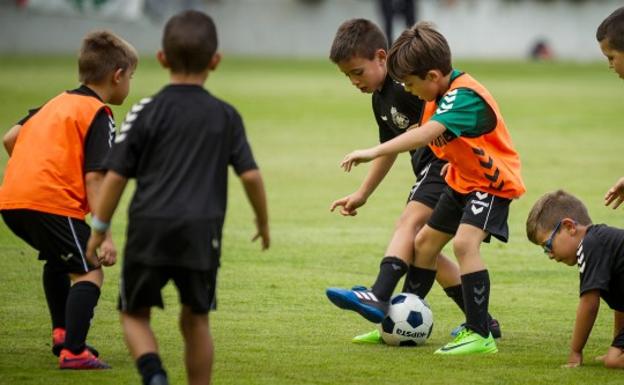 Los niños entre 4 y 13 años son los que pueden apuntarse al campus./F. Racing