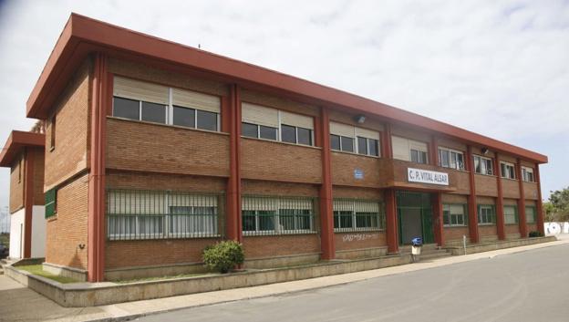 El centro, ubicado en Cueto, desarrolla desde hace años un proyecto educativo diferente./Antonio 'Sane'