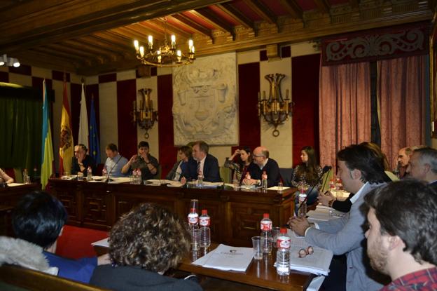 Imagen del Pleno de ayer en el que se debatió el Presupuesto./M. Casuso