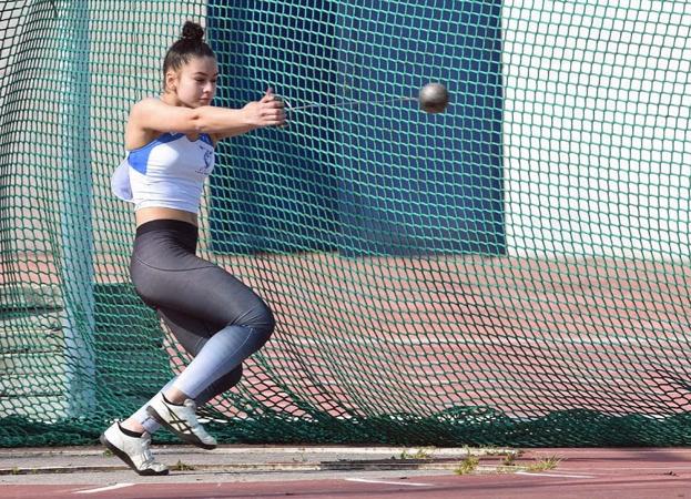 Arantza Izaguirre, durante uno de los lanzamientos./FCA