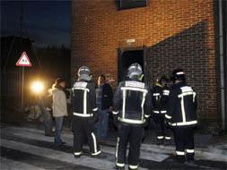 Los restos del incendio permanecieron activos hasta una hora y media después./LUIS PALOMEQUE./
