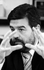ÁNGEL AGUDO CONSEJERO DE ECONOMÍA Y HACIENDA DEL GOBIERNO DE CANTABRIA / «El Gobierno se ha desvinculado de la responsabilidad en la gestión del Racing»/