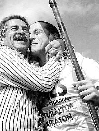 Julio Martínez, junto a Revilla, tras ganar el año pasado. / DM/