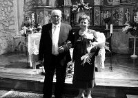 La pareja, en la iglesia en la que se casó hace 50 años. / DM/