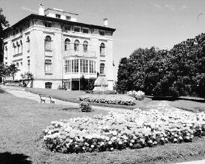 La Casa Blanca, edificio emblemático de la finca del Marqués. / DEL RÍO/