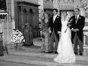 Los recién casados en el altar junto a sus padrinos. / DM/