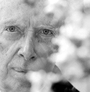 James Watson se caracteriza por su declaraciones polém icas. Arriba, a la izquierda, junto a su colega Crick. / ARCHIVO/