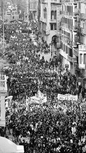 Manifestación que recorrió ayer el centro de Barcelona. / EFE/