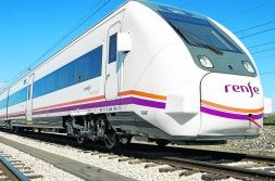 Uno de los trenes de Renfe que hace el recorrido con la Meseta. / DM/
