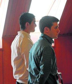 Los dos acusados, durante el juicio en la Audiencia. / SANE/