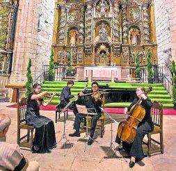 Concierto del VIII Encuentro, en la iglesia Nuestra Señora de Los Angeles, en San Vicente de la Barquera. / ROBERTO RUIZ/