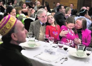 Comunidad Progresista Judía de Barcelona, integrada por unas 100 personas, festejando el Pésaj en el hotel NH Rallye. :: LAURA GUERRERO/