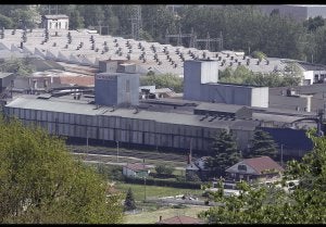 Centro productivo de la multinacional japonesa Nissan en Los Corrales. :: ANDRÉS FERNÁNDEZ/