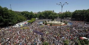 Imagen de la madrileña plaza de Neptuno, donde confluyeron las seis columnas de manifestantes. ::
JOSÉ RAMÓN LADRA/