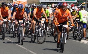 Ciclistas en una edición anterior de las '24 horas de Mataporquera'. ::
J.L SARDINA/