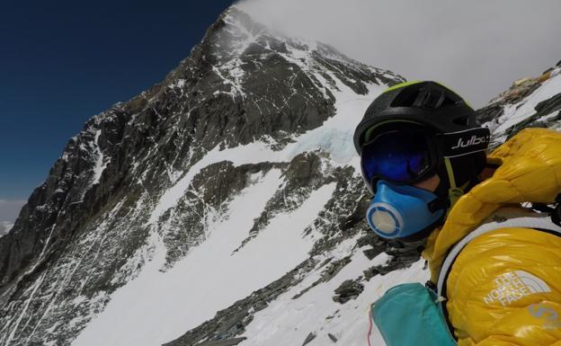 Usar Oxigeno Embotellado En El Everest Es Trampa El Diario Montanes