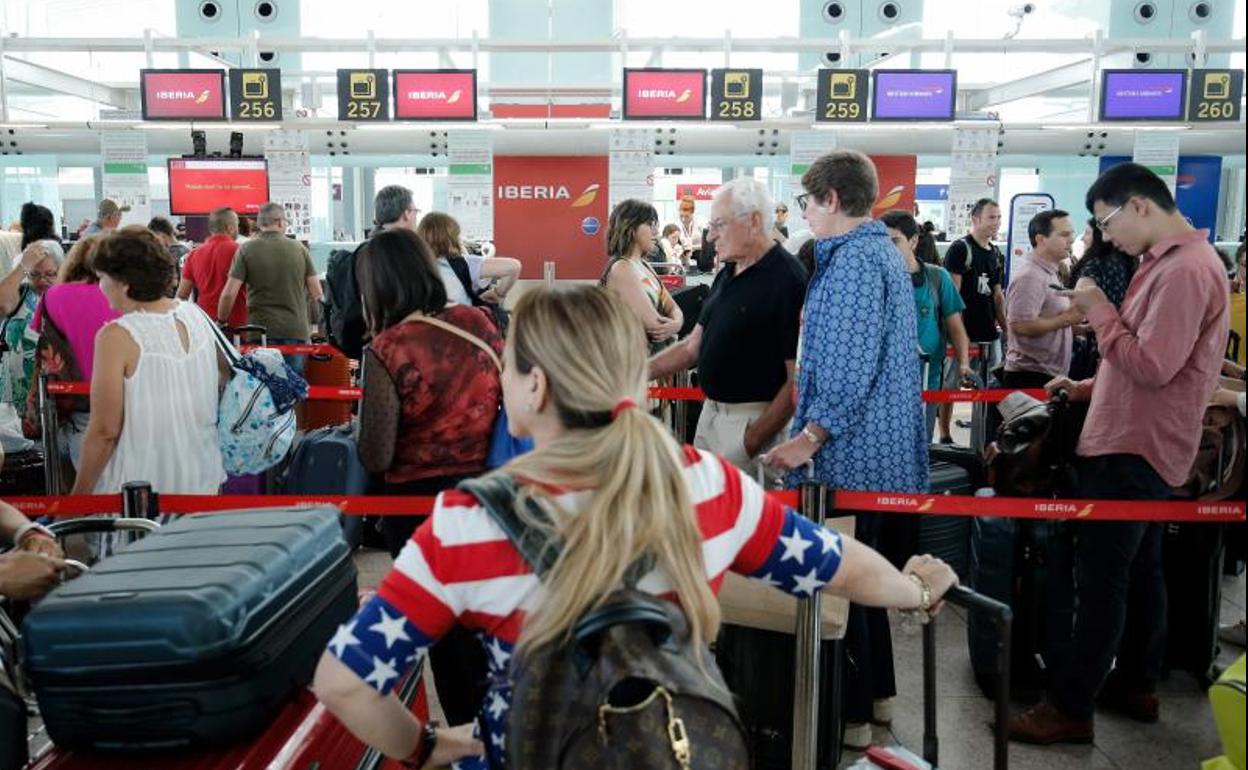 Iberia cifra el seguimiento de la huelga del personal de tierra en un 15% |  El Diario Montañes